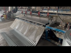 PVCで覆われたチェーンリンク・メッシュ フェンス 防腐亜鉛コーティング